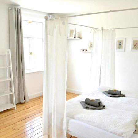 White Midsommar - Stilvolle Wohnung, 3 Schlafzimmer, Wohnzimmer, Kueche Landshut Luaran gambar