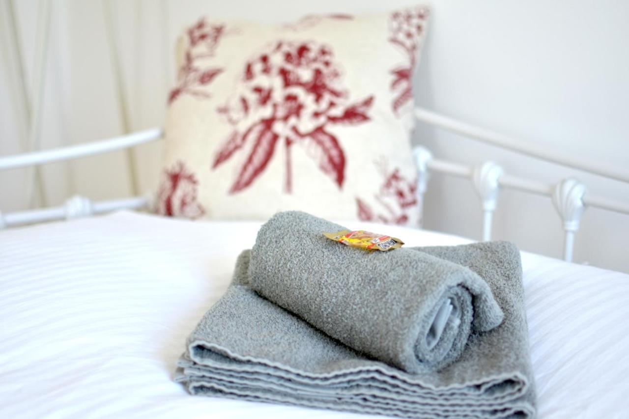 White Midsommar - Stilvolle Wohnung, 3 Schlafzimmer, Wohnzimmer, Kueche Landshut Luaran gambar