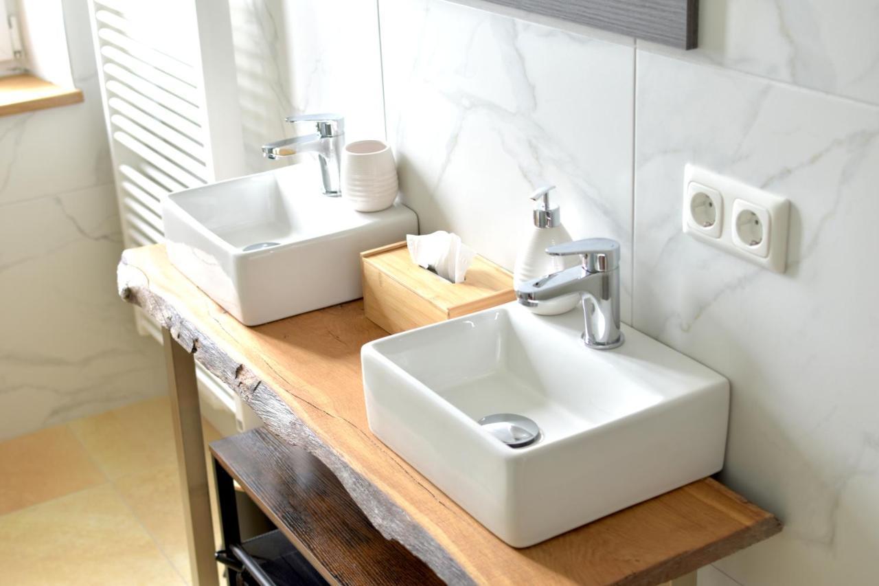 White Midsommar - Stilvolle Wohnung, 3 Schlafzimmer, Wohnzimmer, Kueche Landshut Luaran gambar
